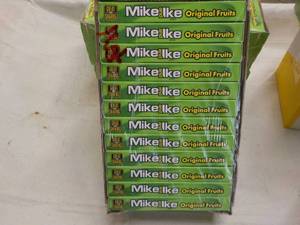 lot 129 image: 12 ct Mike and Ike Original Fruit B...