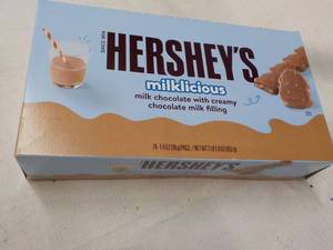 lot 231 image: Hersheys 24 ct milk chocolate bars...