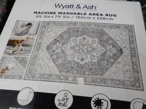 lot 3 image: Wyatt and Ash Machine Washable Dary...