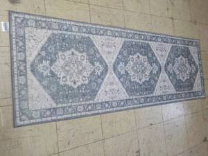 lot 5 image: Wyatt and Ash Machine Washable Dary...
