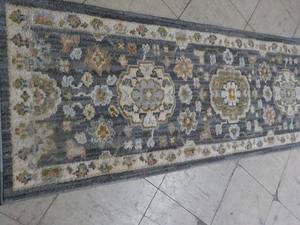 lot 8 image: Mohawk The Verve Collection 24 x 72...