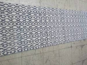 lot 23 image: Tahara Runner 24 x 84...
