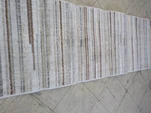 lot 27 image: Mohawk The Verve Collection 24 x 72...