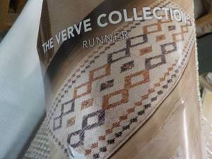 lot 28 image: Mohawk The Verve Collection 24 x 72...