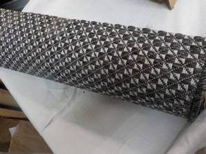 lot 32 image: 2ft x 7 ft IndoorOutdoor Runner...