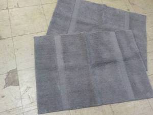 lot 37 image: 2 ct 24 x 36 Grey Bath Mats...