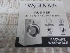 lot 43 image: Wyatt and Ash Machine Washable 24 x...