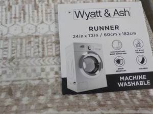 lot 45 image: Wyatt and Ash Machine Washable 24 x...