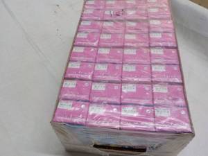 lot 64 image: 32 pack Hawaiian Punch...
