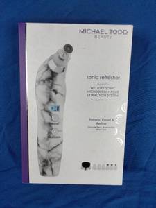 lot 114 image: Michael Todd Beauty Sonic Refresher WetDry Microdermabrasion System