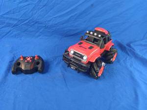 lot 119 image: Contixo Remote Controlled High Speed Truck, Red