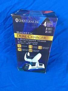 lot 121 image: GhostGear Universal Dual Controller Charge Station and Headphone Stand