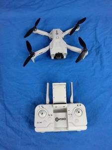lot 153 image: Contixo F21 Wi-Fi HD Camera Foldable Drone, White