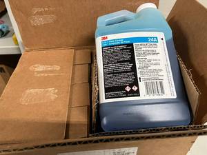 lot 24 image: 3M Floor Cleaner