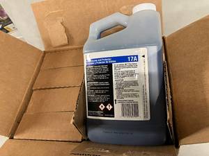 lot 26 image: 3M Glass Cleaner and Protector