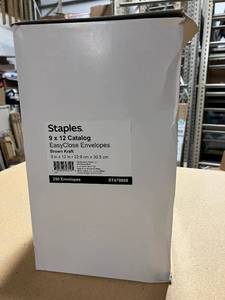 lot 55 image: 9 x 12 EasyClose Envelopes