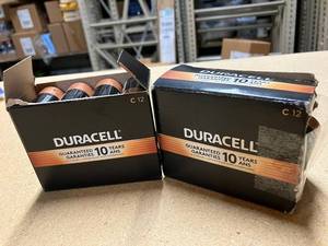 lot 64 image: Duracell C Batteries