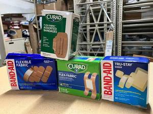 lot 71 image: Miscellaneous Bandages