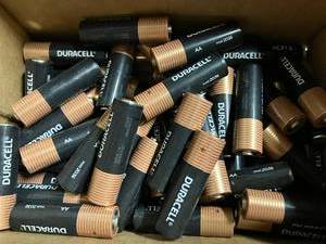 lot 73 image: Duracell AA Batteries