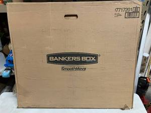 lot 2 image: Bankers Box Moving Boxes