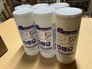 lot 47 image: Disinfecting Wipes