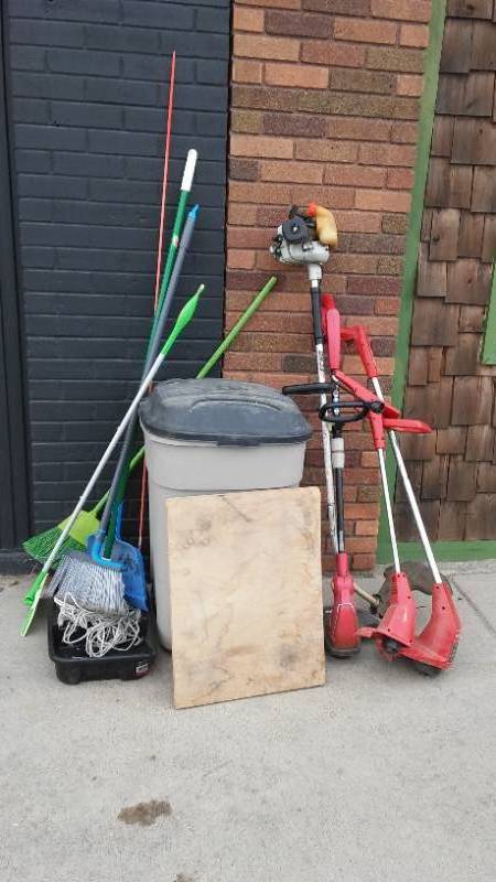 lot 906 image: String Trimmers (4), Covered Trash Can and More.