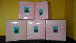 lot 54 image: Easter Bunny Musical Water Globes (5)