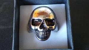 lot 965 image: Skull Face Ring.