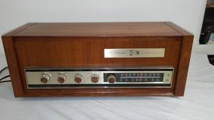 lot 703 image: Vintage Sears Silverstone AMFM Radio.