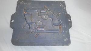 lot 706 image: Metal Gun Art.
