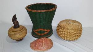 lot 710 image: Vintage Wicker Baskets