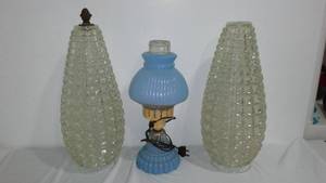 lot 773 image: Vintage Lamps (3).