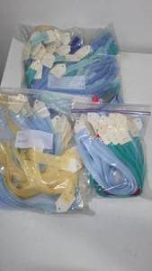 lot 869 image: Assorted  8-13 in. Zippers.