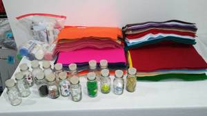 lot 895 image: Felt 12 x 10  Puff Paint and Jars