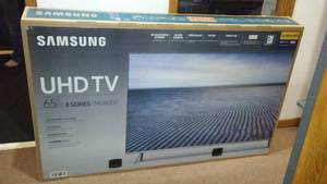 lot 910 image: Samsung 65-inch Smart TV,- Like New