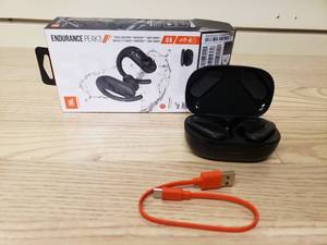 lot 52 image: JBL Endurance Peak 3 Wireless Ear Buds