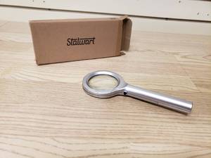 lot 55 image: Stalwart Lighted Magnifier No Batteries to test