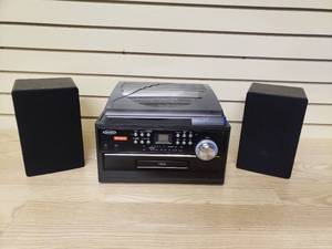 lot 62 image: Jensen3 Speed Stereo Turntable Music System with CD, Cassette and AMFM Radio