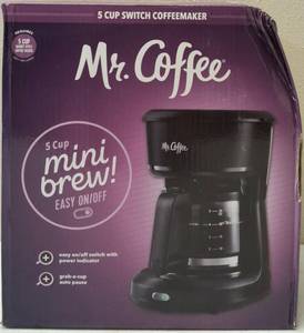lot 4 image: Mr Coffee - 5 Cup Mini Brew - Easy OnOff