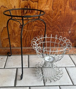 lot 25 image: Two Pretty Metal Plant Stands including a Scrolled Metal Plant Stand