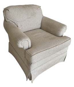lot 101A image: Charming Vintage Chair by Vanguard