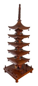 lot 82 image: Five Story Japanese Pagoda Decorative Figurine