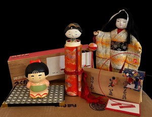 lot 71 image: Vintage Japanese Dolls including Scroll, Wooden Box, Ornament and More
