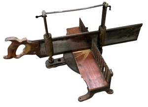 lot 104 image: Millers Falls Vintage Miter Saw