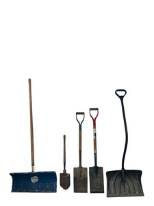 lot 101 image: Shovels of all Sizes