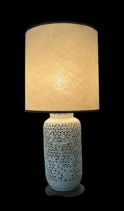 lot 42 image: Vintage Mid-Century Modern Tall White Lattice Bottom Lamp with Dual Lights