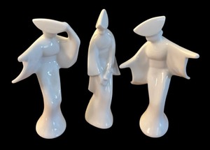 lot 224 image: Three White Porcelain Set of Vintage Japanese Kabuki Figurines Kimono Japan