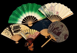 lot 221 image: Gorgeous Folded Japanese Fans  5 Folded and 1 Round Fan
