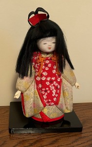 lot 169 image: Beautiful Japanese Doll