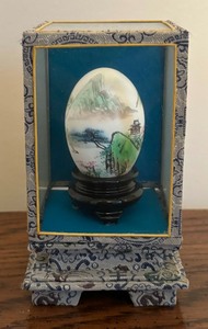 lot 178 image: Vintage Hand Painted Asian Scene Egg Figurine